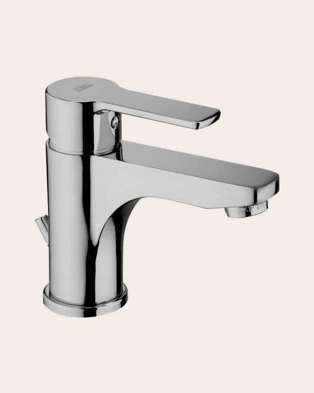 Paffoni Red Miscelatore Lavabo Energy E Water Saving ambientato su piano bagno con accessori