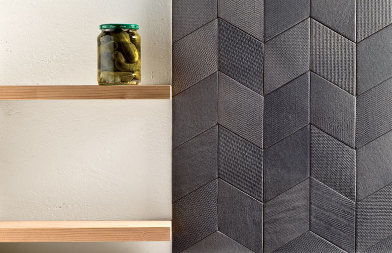 Mutina Tex Piastrella Cm 11,5x20 Trafilato Smaltato In Gres in gres porcellanato, superficie e texture ravvicinata del...
