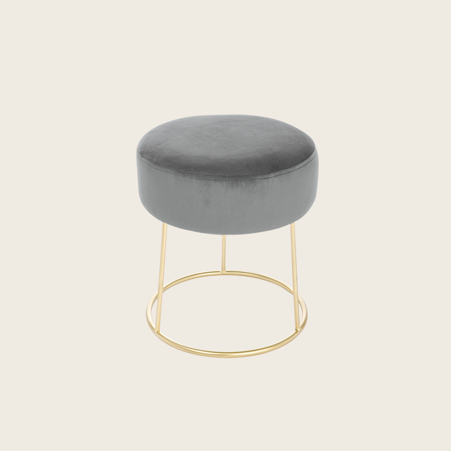 Andrea Bizzotto Clarissa Pouf atmosphere effetto velluto ambientato in spazio living con arredi coordinati