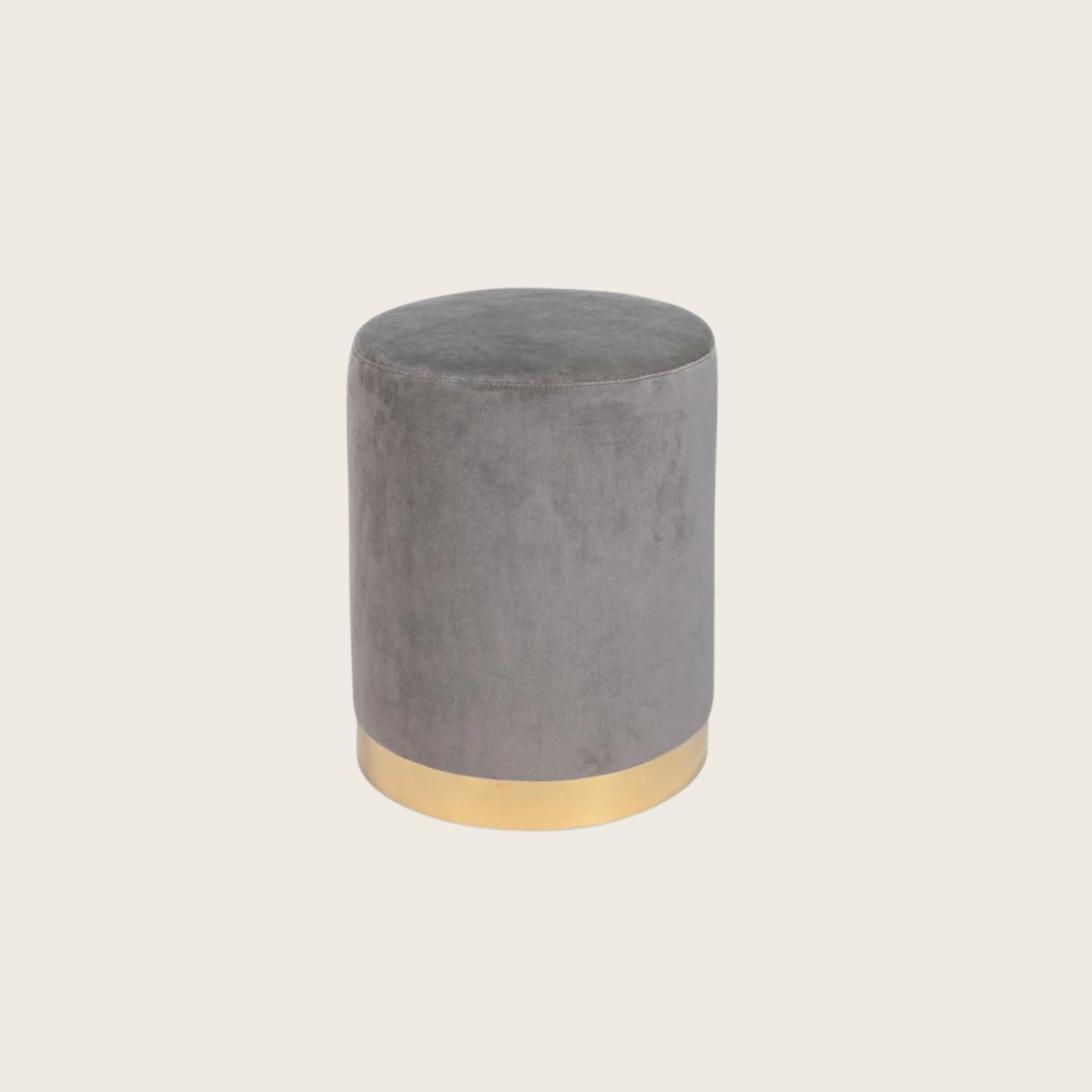 Andrea Bizzotto Lucilla Pouf glamour effetto velluto grigio ambientato in spazio living con arredi coordinati