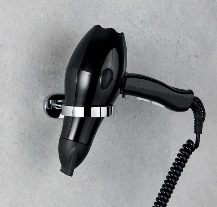 Colombo Design supporto per asciugacapelli Fit a muro cromo in bagno completo, vista d'insieme dell'ambiente