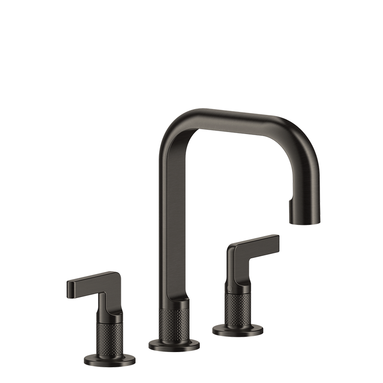Gessi Inciso Gruppo Lavabo medio 3 Fori maniglie a leva con Black Xl ambientato su piano bagno con accessori