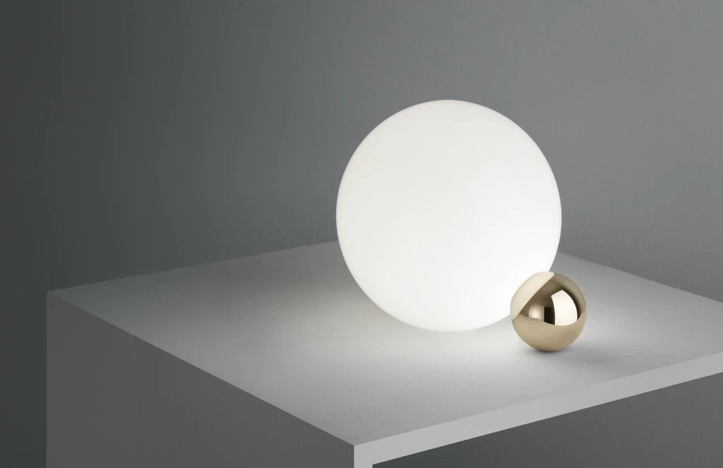 Flos Copycat Lampada 30 cm tonda da Tavolo in vetro e Oro spenta, dettaglio del corpo lampada e dei materiali
