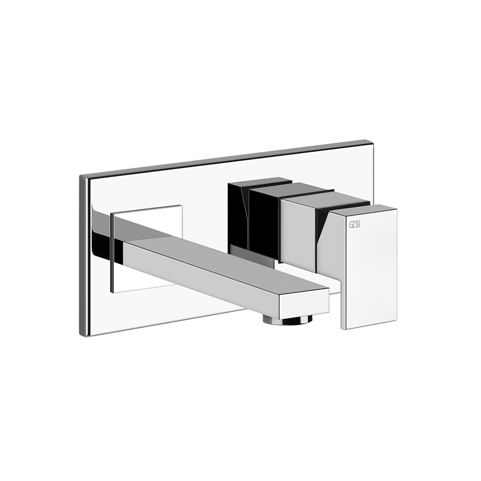 Gessi Rettangolo Parti Esterne Miscelatore lavabo a muro Cromo in ottone e cromato ambientato su piano bagno con accessori