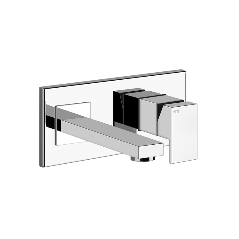 Gessi Rettangolo Parti Esterne Miscelatore lavabo a muro Cromo in ottone e cromato ambientato su piano bagno con accessori