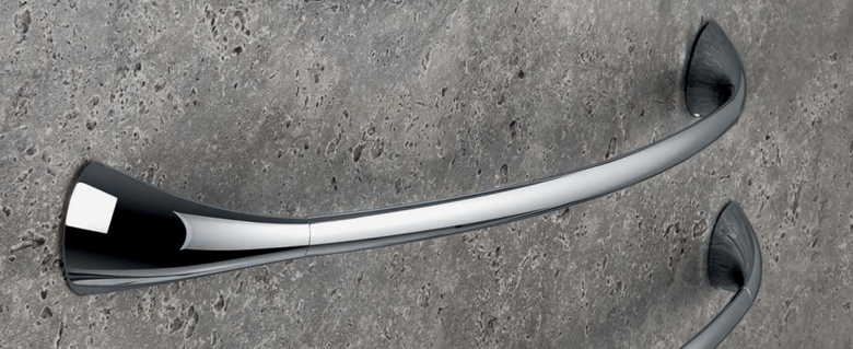 colombo Link portasciugamani 48 cm Cromo, dettaglio ravvicinato del materiale e dell'aggancio - Colombo Design