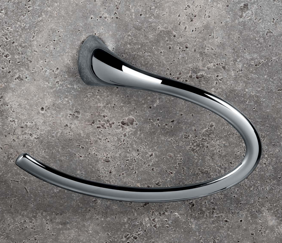 colombo Link b2431 Porta Salviette Ad Anello Cromo montato a parete, vista del design e della finitura - Colombo Design