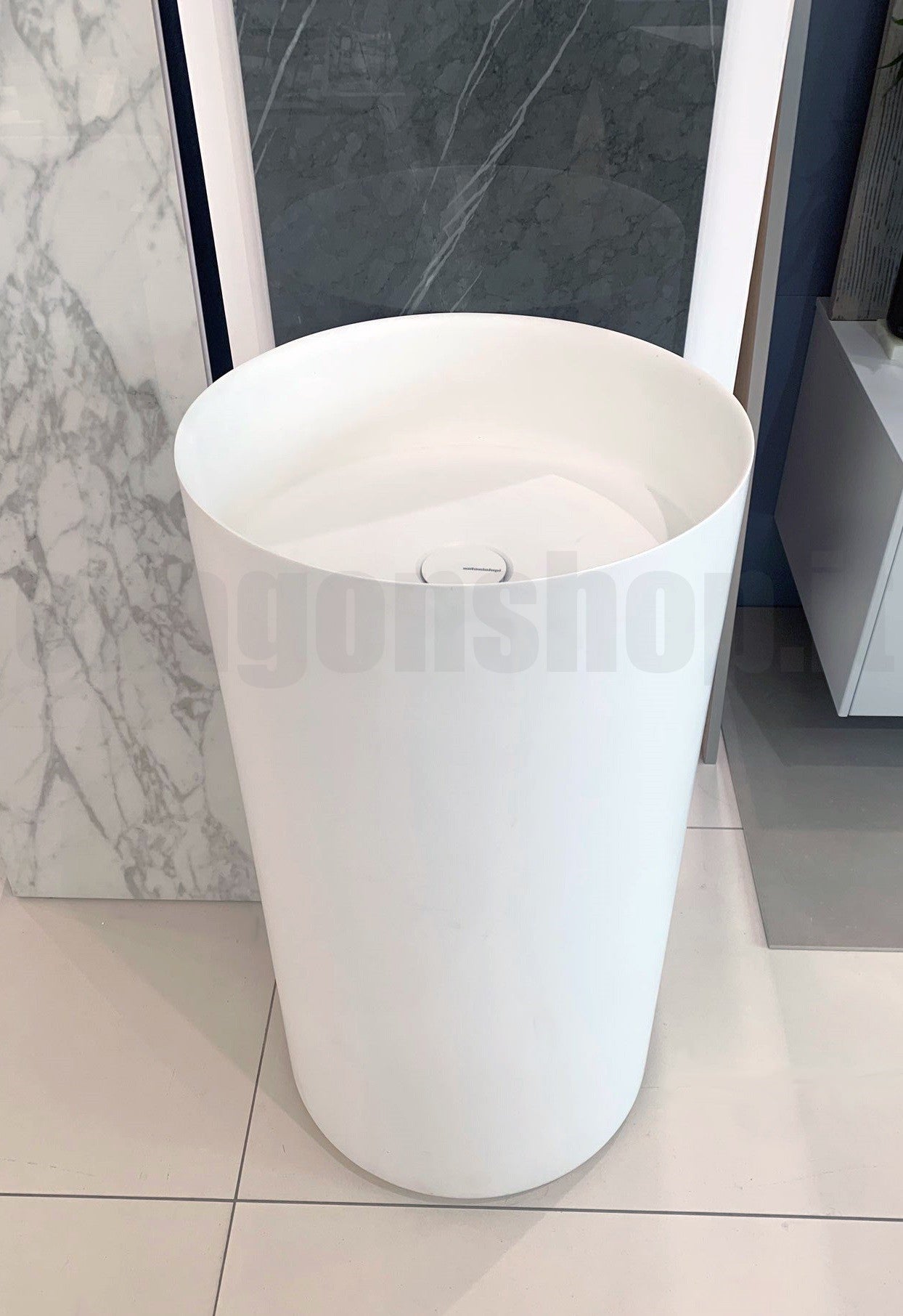 Antonio Lupi Ego Lavabo 45 cm freestanding in Corian NLEGOV, vista laterale del profilo e della forma - Antonio Lupi Design