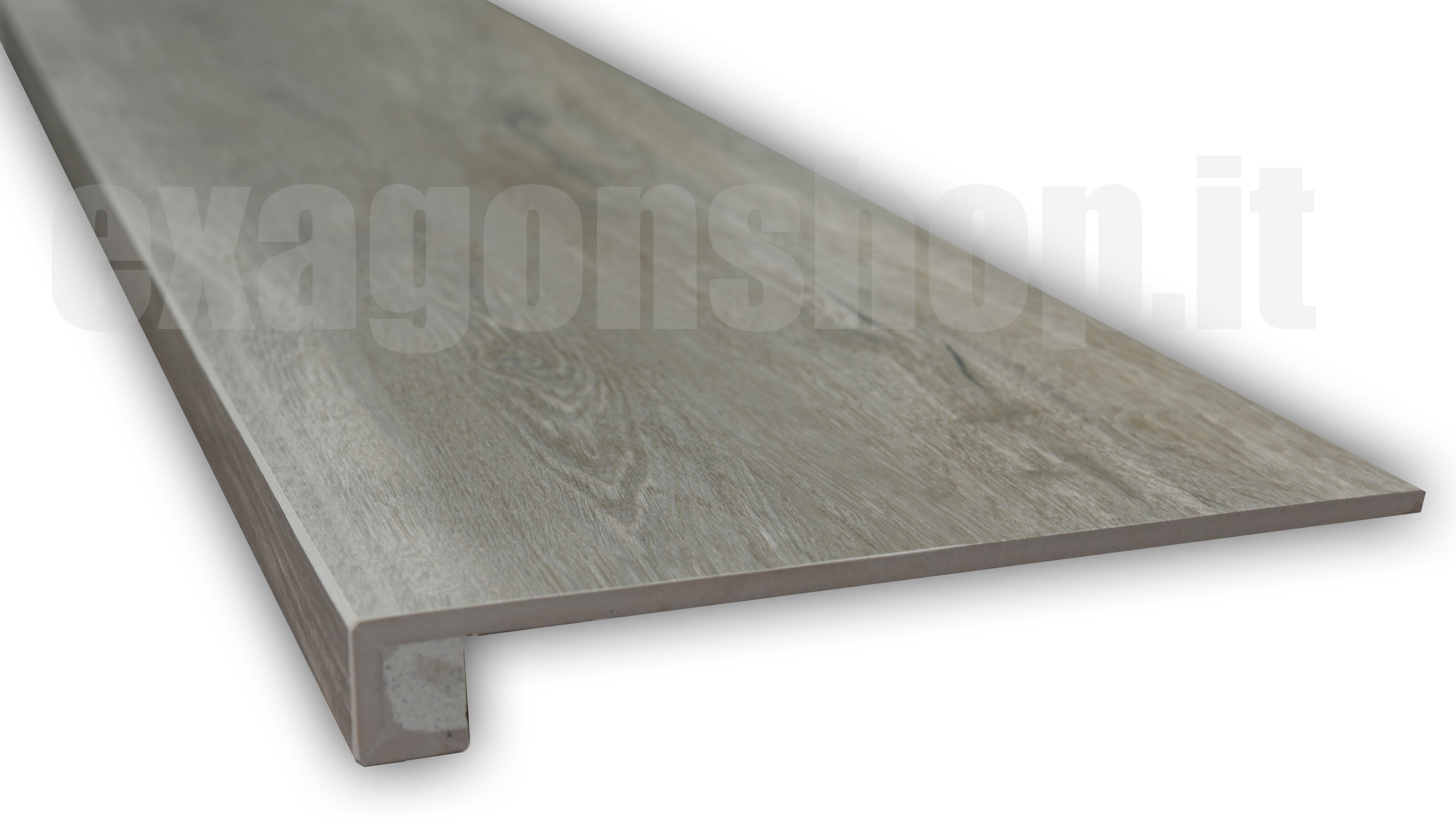 Monocibec Woodtime Gradone 33x120 Rettificato Effetto Legno posata in ambiente arredato, dettaglio della venatura...