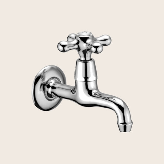 Paffoni Iris Irv209 Rubinetto Prolungato Cromato ambientato su piano bagno con accessori