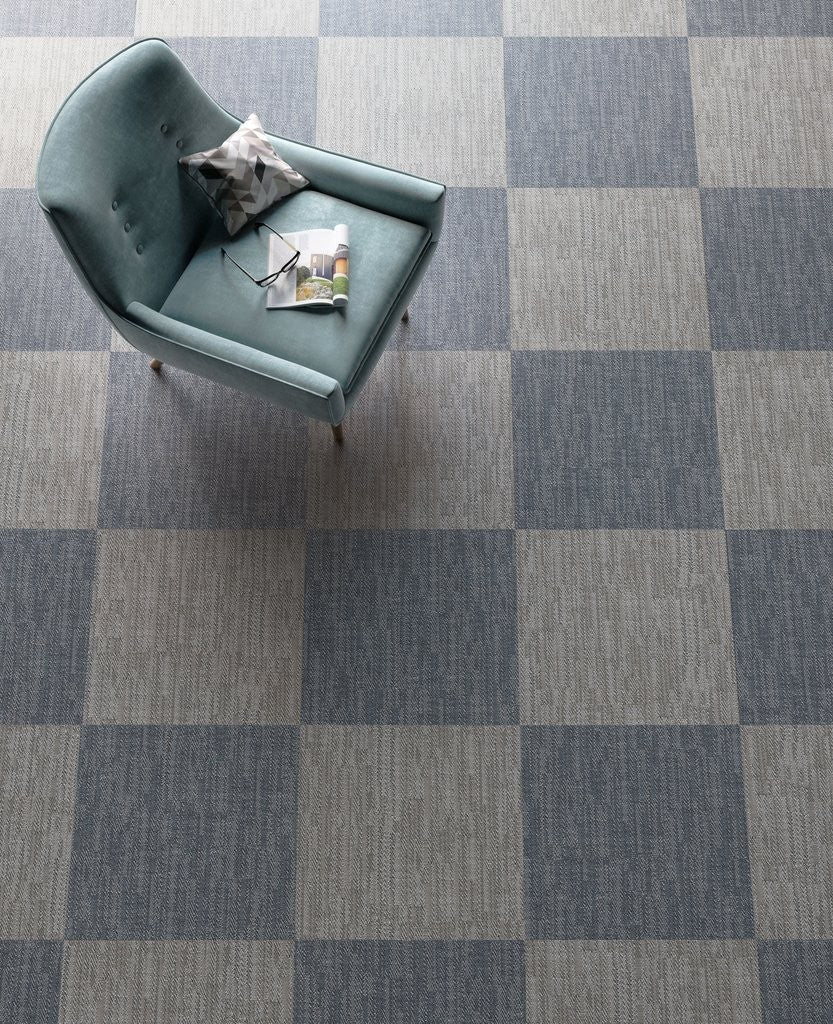 Pavimento rivestimento 90x90 Effetto Tessuto 10 mm Gres in ambientazione completa, vista d'insieme della stanza