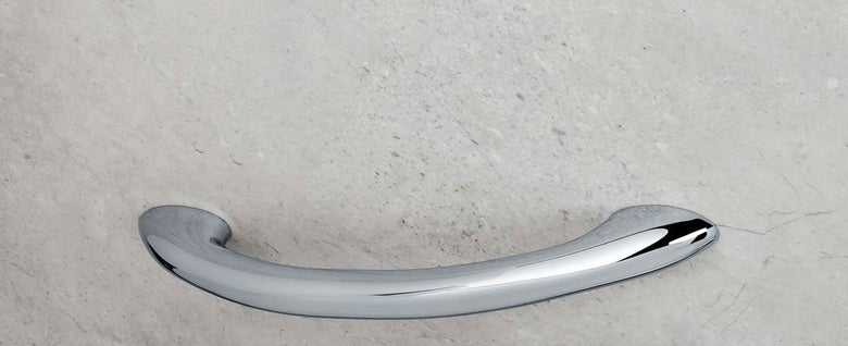Colombo Design Contract Maniglione Da Vasca 38 cm Cromo in lucido montato a parete, vista del design e della finitura