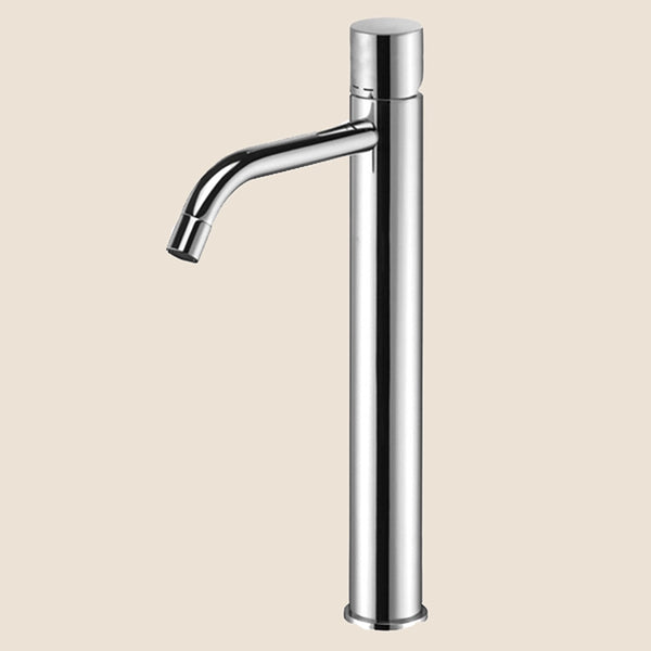 Paffoni Light Ligx081 Miscelatore Lavabo Alto per ciotola ambientato su piano bagno con accessori