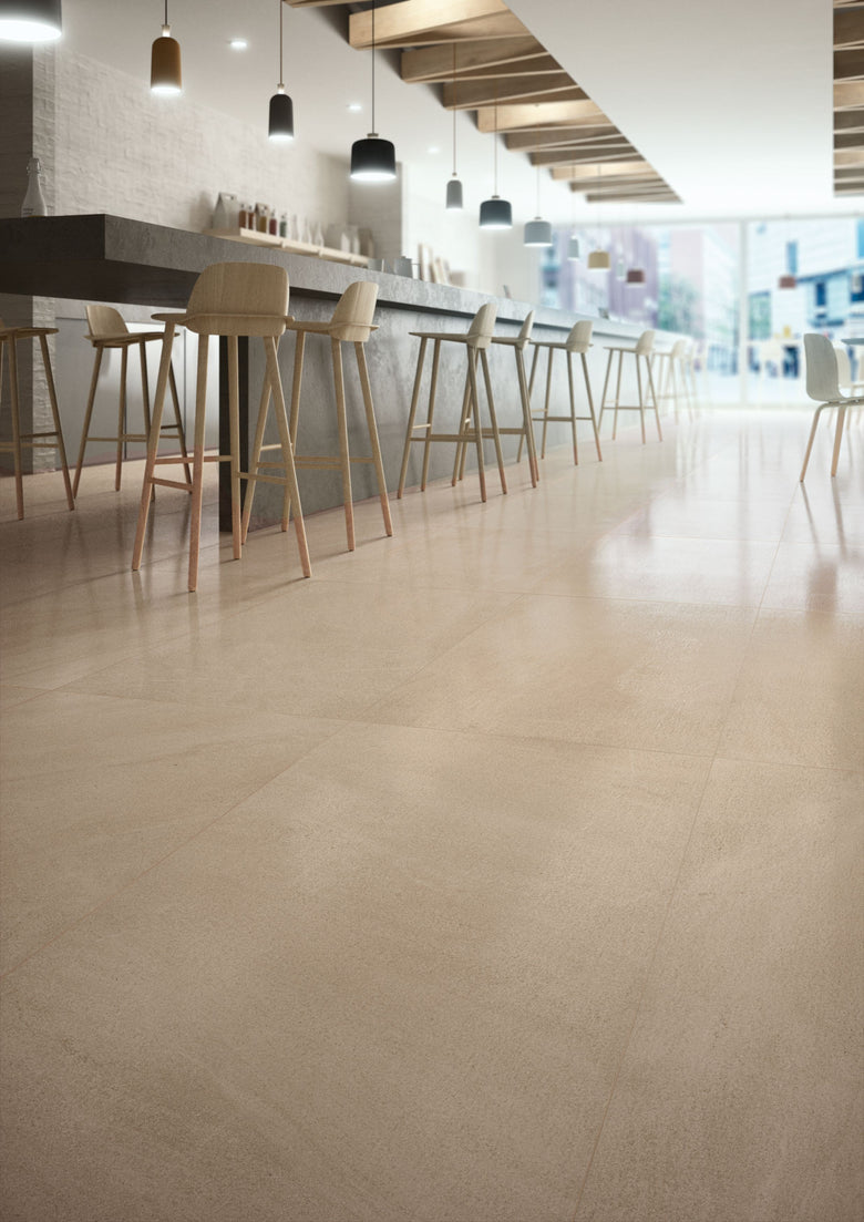 Cotto D'Este Limestone 14mm Pavimento Rivestimento 90x90 Cm posata in ambiente arredato, dettaglio della venatura - Cotto...
