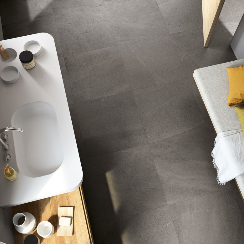 Cotto D'Este Limestone 14mm Pavimento Rivestimento 90x90 Cm, dettaglio ravvicinato della finitura e delle fughe - Cotto D...