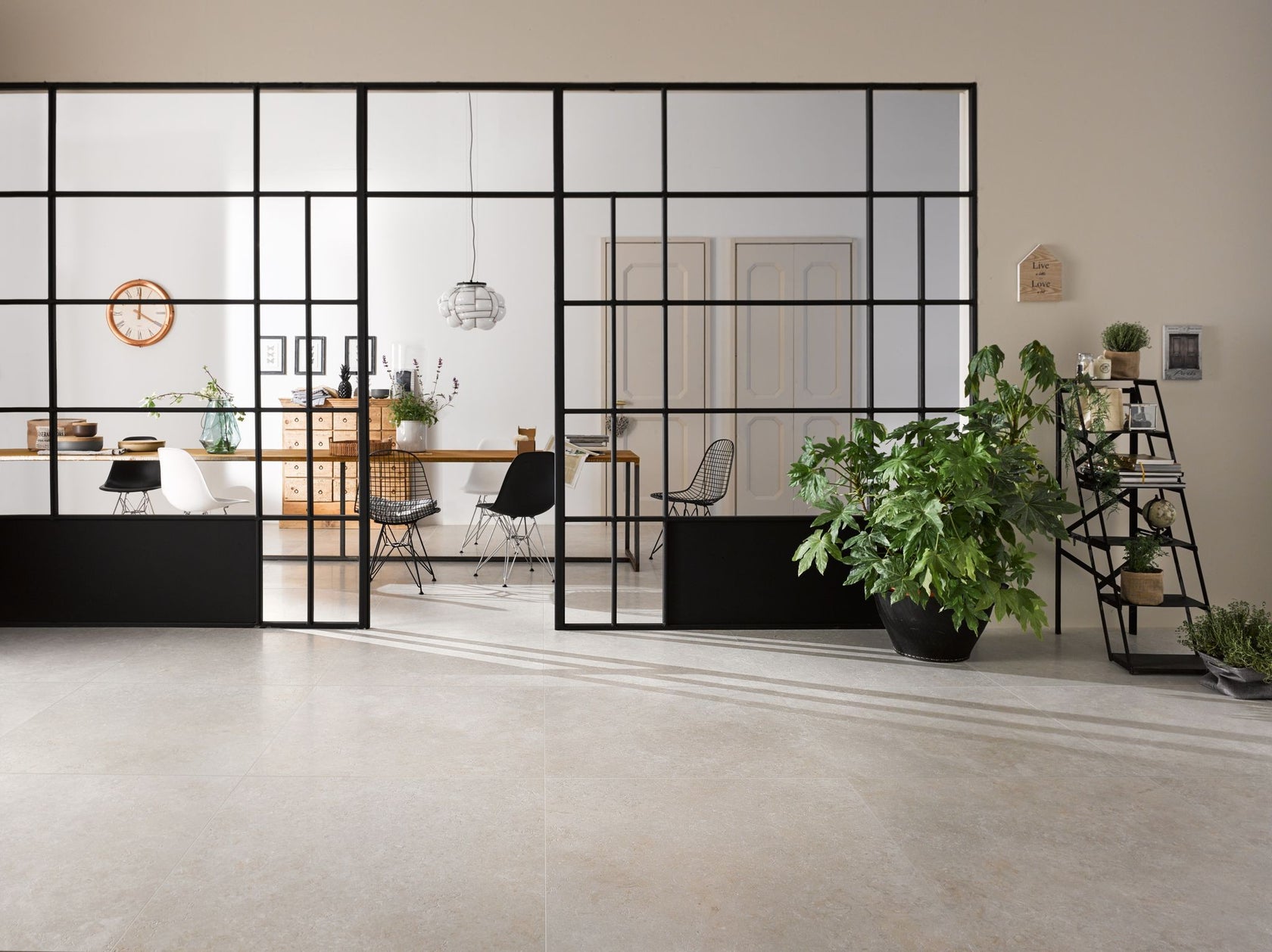 Cotto D'Este Secret Stone 14mm Pavimento Rivestimento 60x60 posata in ambiente arredato, dettaglio della venatura - Cotto...
