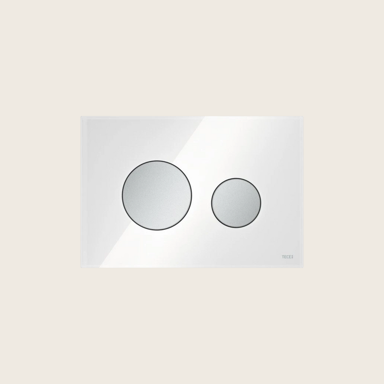 Tece teceloop placca wc 2 pulsanti vetro bianco tasto Bianco Cromo in satinato e cromato ambientato su piano bagno con...