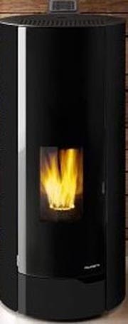 Palazzetti Nina 8 Stufa A Pellet Ecofire ad Aria con porta Nera, dettaglio del pannello comandi e della bocca di carico