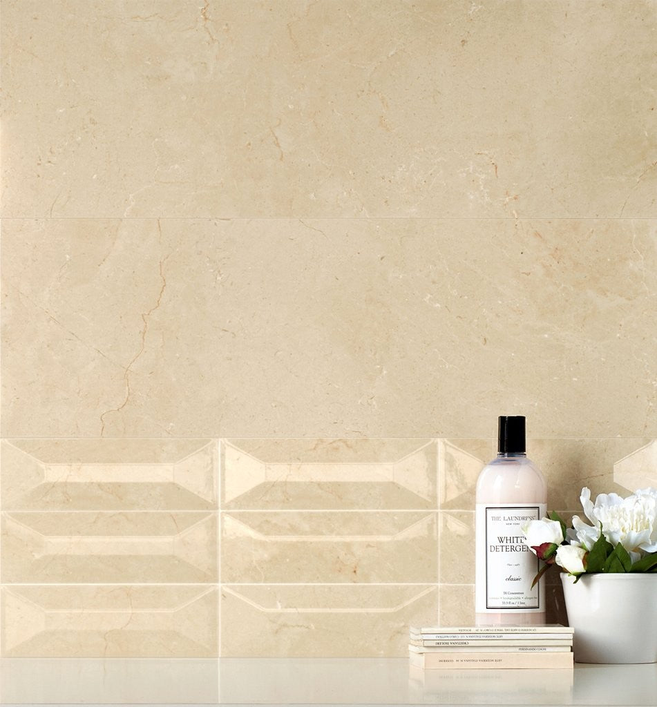 Pavimento Rivestimento 60x120 Cm Effetto Marmo Crema Marfil Crema Marfil Kry posata in ambiente arredato, dettaglio della...