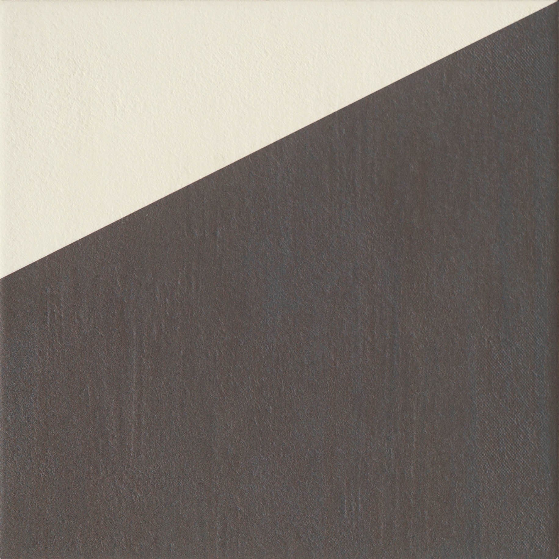 Mutina Puzzle Comb Edge Piastrella Cm 25x25 In Gres posata in ambiente arredato, dettaglio della venatura - Ceramiche Mutina