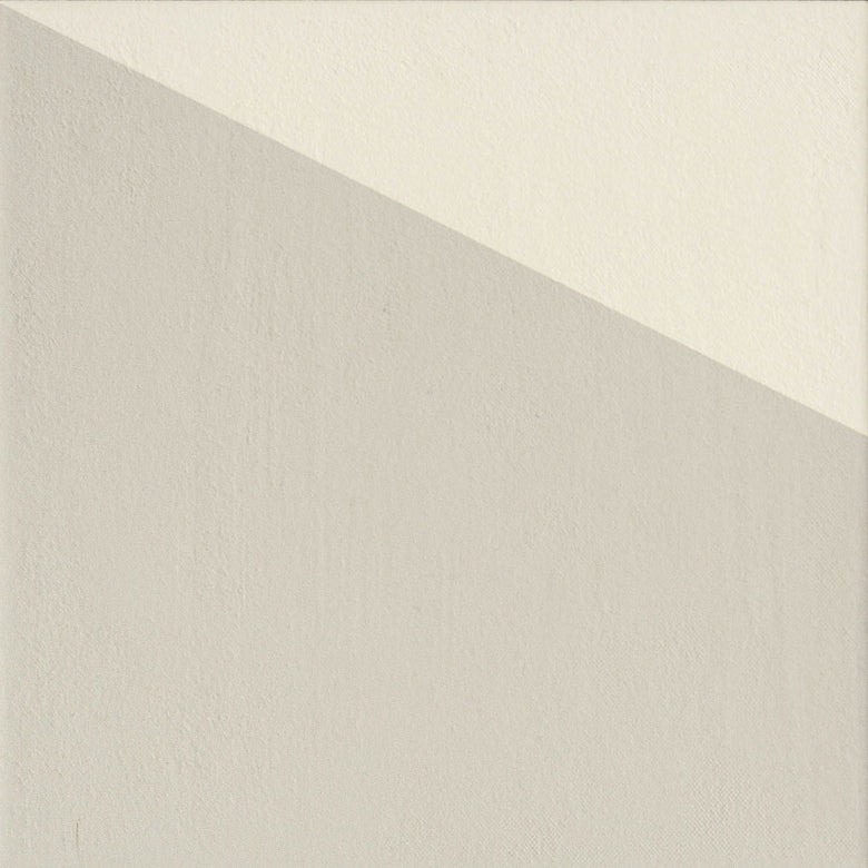 Mutina Puzzle Comb Edge Piastrella Cm 25x25 In Gres in gres porcellanato e smaltato, superficie e texture ravvicinata del...