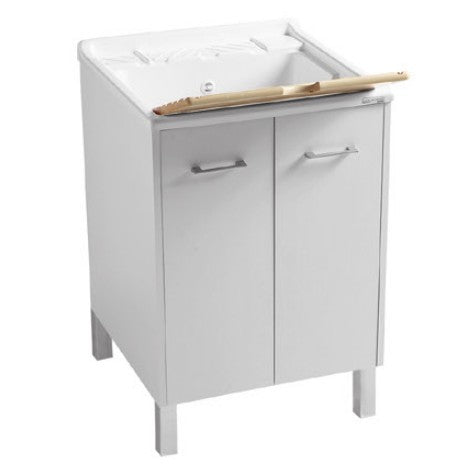 Colavene Domestica 60x60 lavatoio Con Piedini Bianco installato su lavello, vista della bocca e della leva