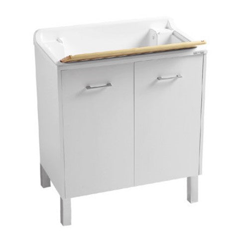 Colavene Domestica 80x45 lavatoio con Piedini Bianco installato su lavello, vista della bocca e della leva
