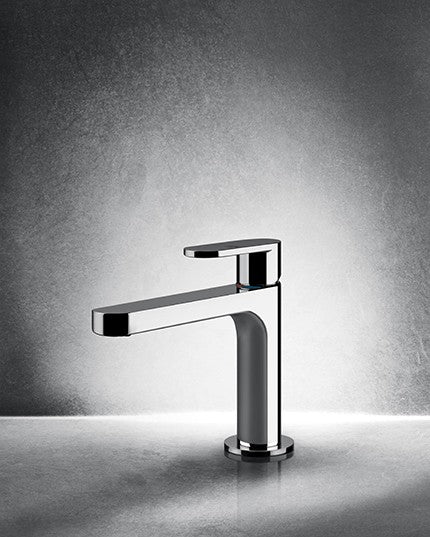 Emporio Gessi Via Bagutta Miscelatore Monocomando Lavabo, vista frontale su sfondo bianco