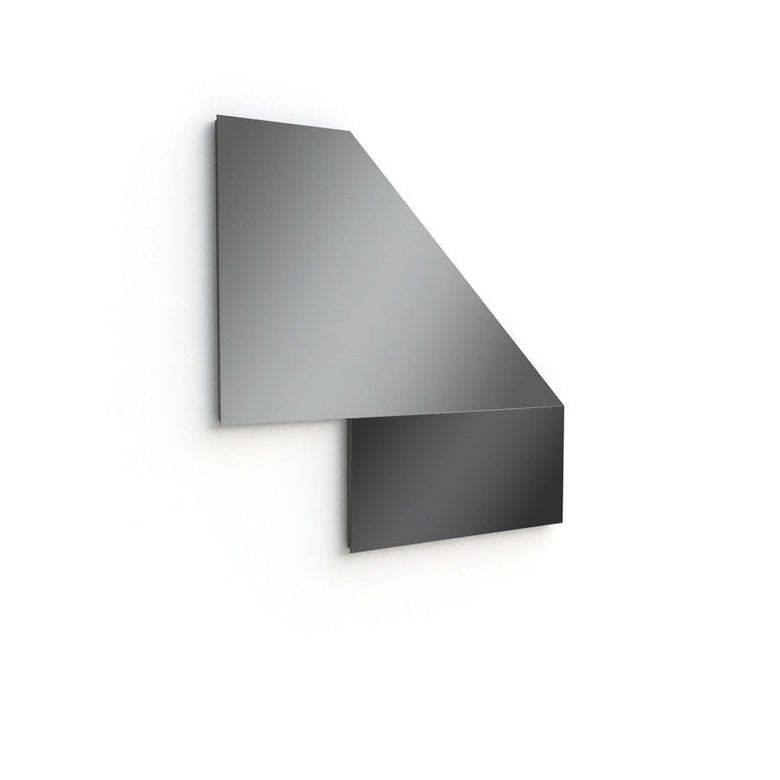 Antonio Lupi Specchio 74x74 con illuminazione Nero in alluminio accesa in ambiente, design e diffusione della luce...