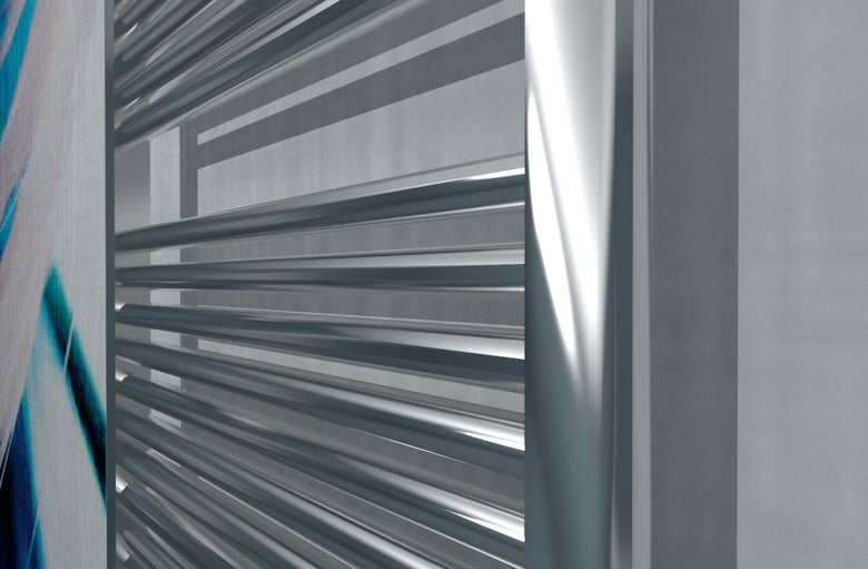 Lazzarini Bolzano Scaldasalviette 1188x500 dritto 345W cromo Cromato, dettaglio del pannello comandi e della bocca di carico