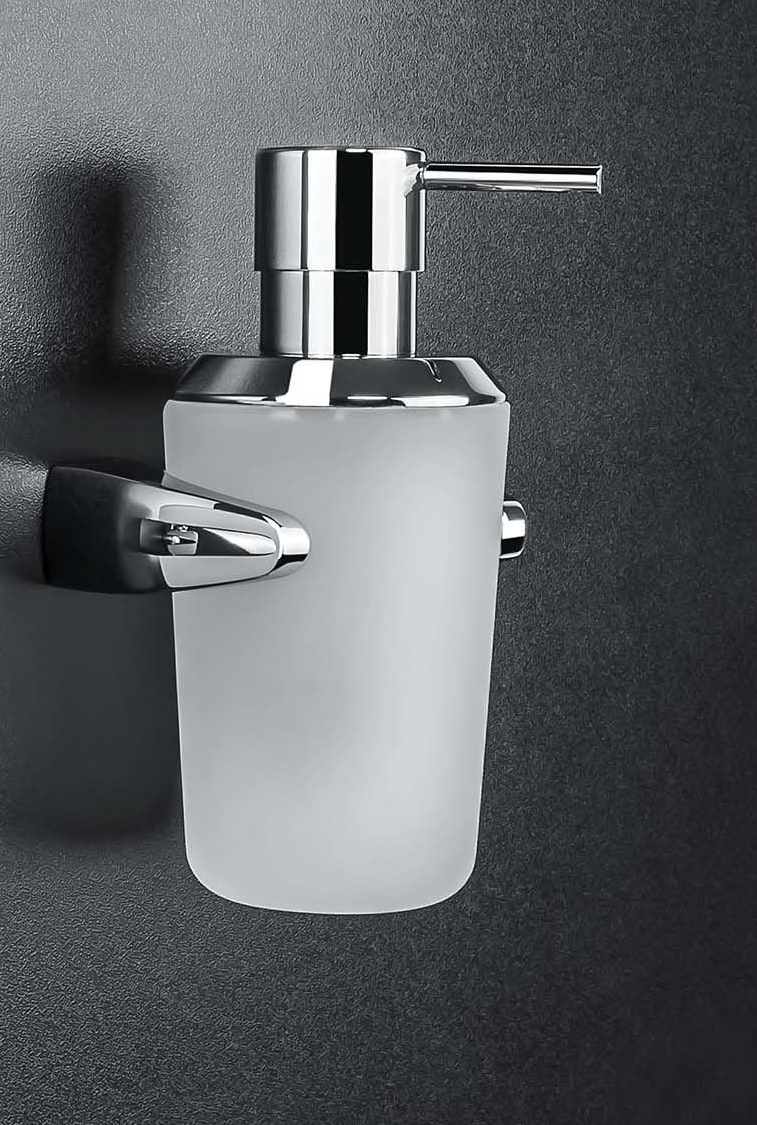 Colombo Design Road dispenser sapone liquido a Muro in in vetro acidato e naturale montato a parete, vista del design e...