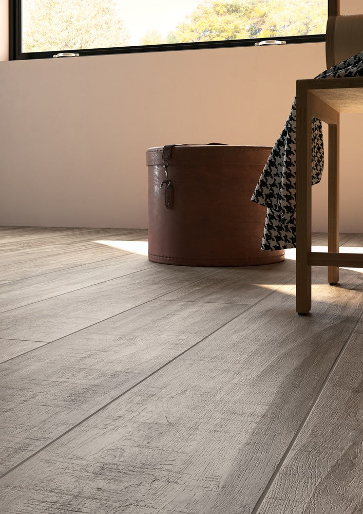 Blustyle Country Pavimento Rivestimento Effetto Legno in rettificato e naturale, superficie e texture ravvicinata del gres