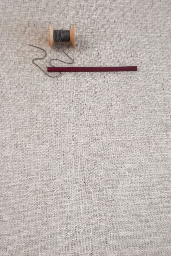 Pavimento rivestimento 60x60 Effetto Tessuto Gres posata in ambiente arredato, dettaglio della venatura