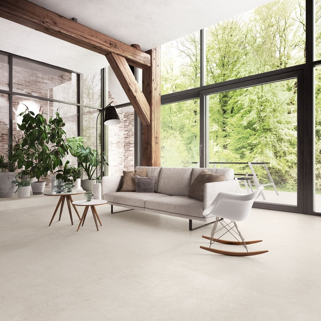 Pavimento Rivestimento 60x60 Effetto Pietra Gres posata in ambiente arredato, dettaglio della venatura
