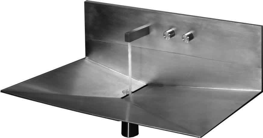 Antonio Lupi Lavabo A Parete 72x44,5 Con Rubinetto in acciaio inox ambientato su piano bagno con accessori - Antonio Lupi...