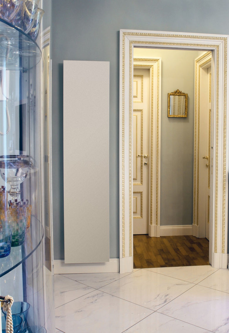 Radiatore 120x40 Ad Acqua Apribile O Fisso Bianco Sable, dettaglio del pannello comandi e della bocca di carico