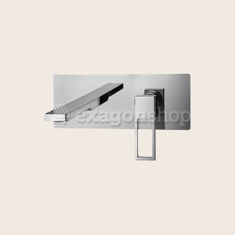 Paffoni Effe Ef106cr Miscelatore lavabo Incasso Bocca 24 cm ambientato su piano bagno con accessori