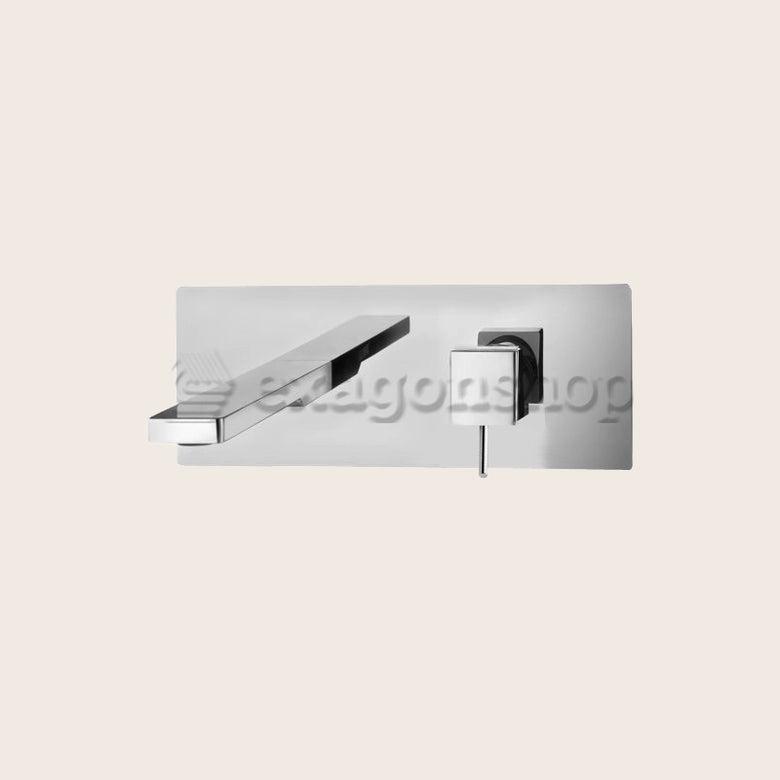 Paffoni Level Lea106cr Miscelatore lavabo Incasso 2 Fori in lucido ambientato su piano bagno con accessori
