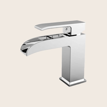 Paffoi Level Les065st Miscelatore Lavabo effetto Cascata ambientato su piano bagno con accessori - Paffoni