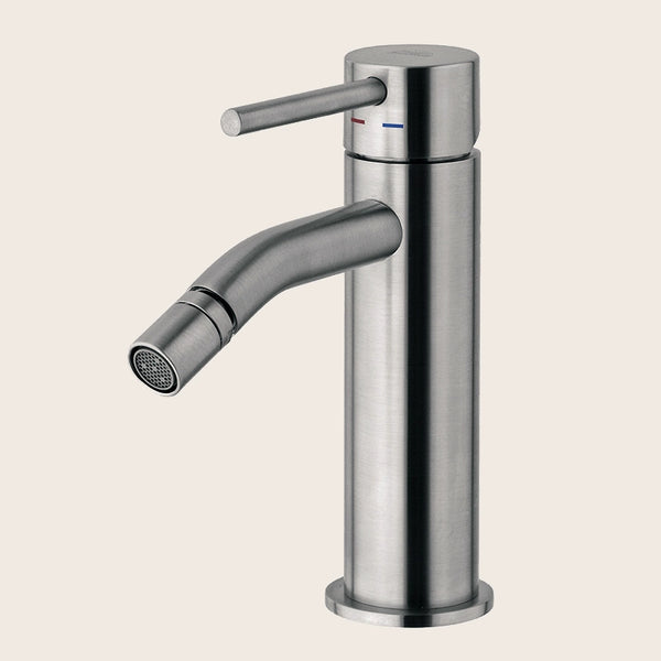 Paffoni Light LIG131ST Miscelatore bidet senza scarico, vista frontale della maniglia e della bocca di erogazione