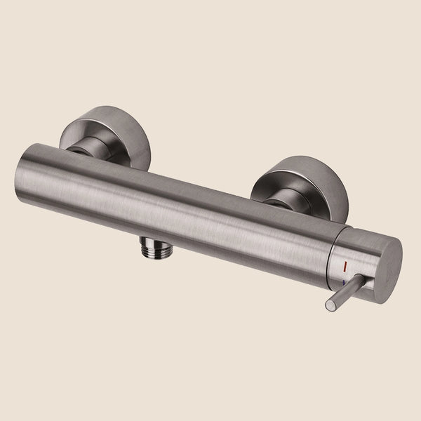 Paffoni Light Lig168st Miscelatore Doccia Esterno Steel, vista frontale della maniglia e della bocca di erogazione