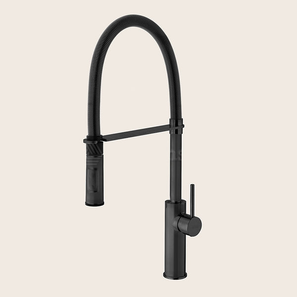 Paffoni Light Lig179nono Miscelatore Cucina Professional 2 in abs e opaco installato su lavello, vista della bocca e...