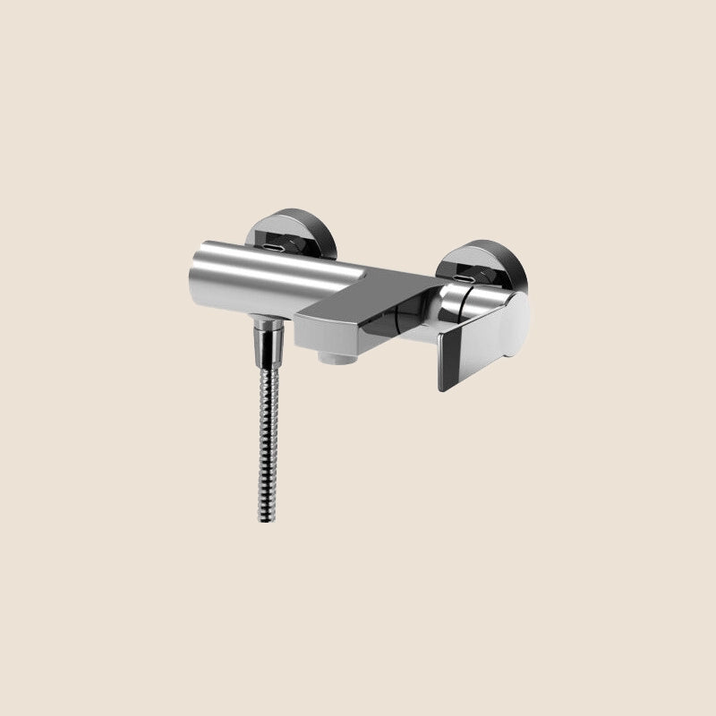 Paffoni Tango Ta022cr Miscelatore Vasca Senza Duplex Cromo visto dall'alto con superficie e piletta di scarico