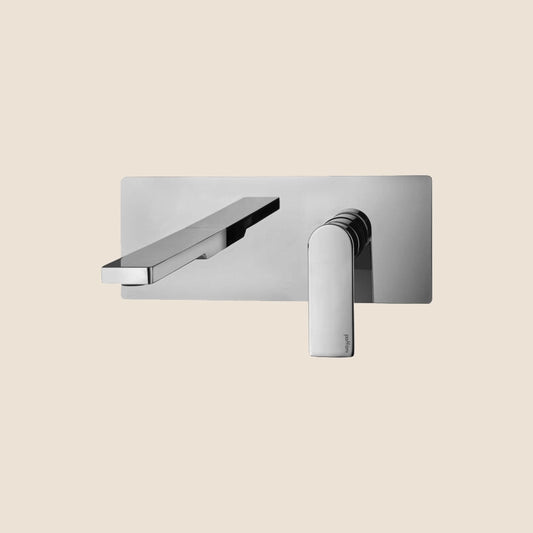 Paffoni Tango Ta106cr Miscelatore lavabo Incasso 2 Fori ambientato su piano bagno con accessori