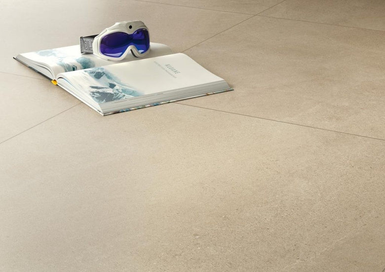 Blustyle Yosemite Pavimento Rivestimento Effetto Pietra Park Yt posata in ambiente arredato, dettaglio della venatura