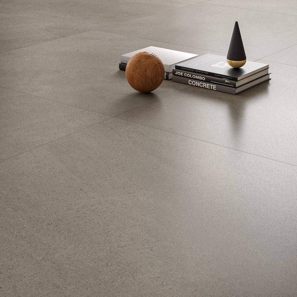 Blustyle Yosemite Pavimento Rivestimento Effetto Pietra Rock Yt posata in ambiente arredato, dettaglio della venatura