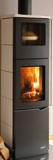 Stufa A Legna Con Forno ad aria 8kw rivestimento in, dettaglio del pannello comandi e della bocca di carico
