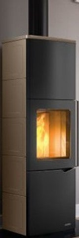 Stufa A Legna ad aria Con Accumulo 7Kw in acciaio in Ceramica Caffellatte, vista laterale che mostra profilo e dimensioni