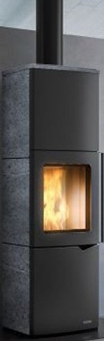 Stufa A Legna ad aria Con Accumulo 7Kw in acciaio con, vista laterale che mostra profilo e dimensioni