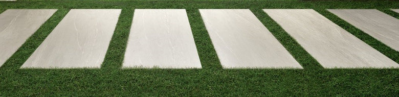 Pavimento 604x906 mm effetto pietra Antislip 2.0 In Gres in ambientazione completa, vista d'insieme della stanza